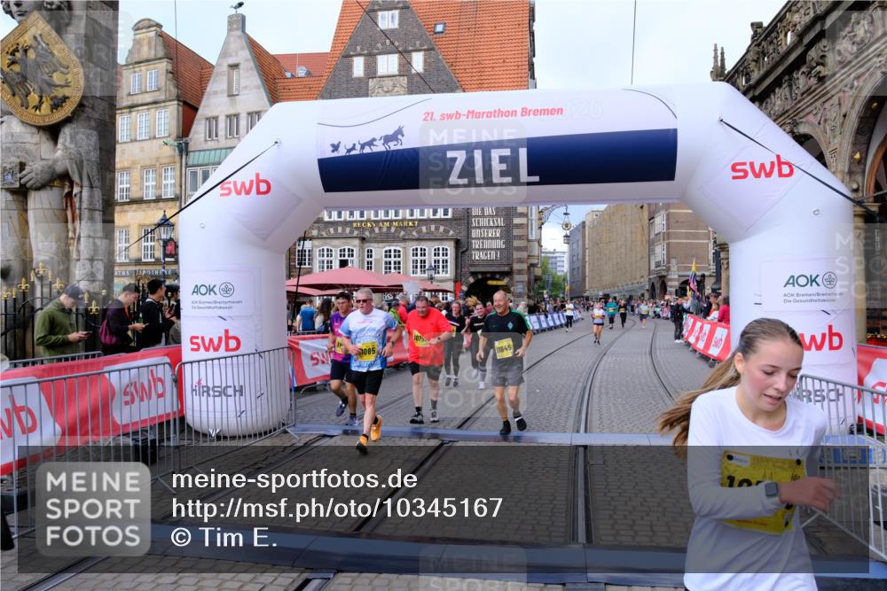 13.09.2026 - 21. swb-Marathon Bremen Tim E. http://msf.ph/oto/10345167 13.09.2026 11:15:10 Ziel 10271, 10519, 10557, 10605, 10705, 10752, 10776, 10805, 11085, 11097, 11098, 11186, 11288, 11645, 11673, 11876, 11974, 12191, 12193, 12333 meine-sportfotos.de