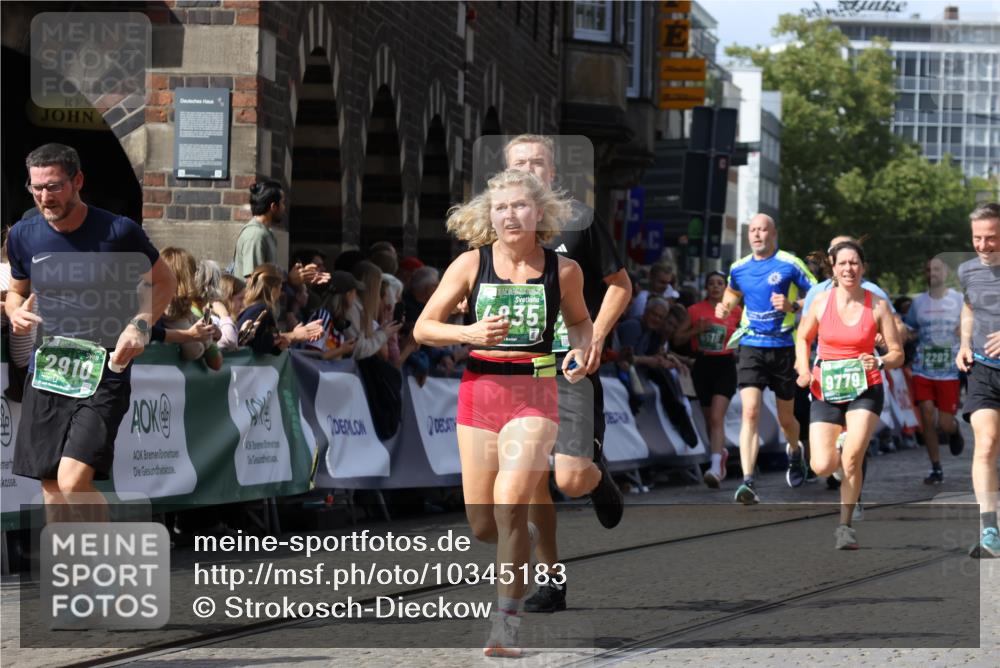 13.09.2026 - 21. swb-Marathon Bremen Strokosch-Dieckow http://msf.ph/oto/10345183 13.09.2026 13:32:20 Ziel 578, 846, 2310, 2934, 3205, 3946, 4030, 4566, 4797, 4979, 5325, 6116, 7242, 7526, 7790, 7818, 8048, 8247, 8610, 8970, 9016, 9640, 9785, 1687, 2292, 2293, 2910, 2992, 3354, 3402, 3429, 3441, 3878, 4263, 4380, 4471, 4835, 5281, 6518, 6593, 6760, 6781, 6900, 7173, 7990, 8957, 9040, 9151, 9175, 9719, 9779, 13208 meine-sportfotos.de