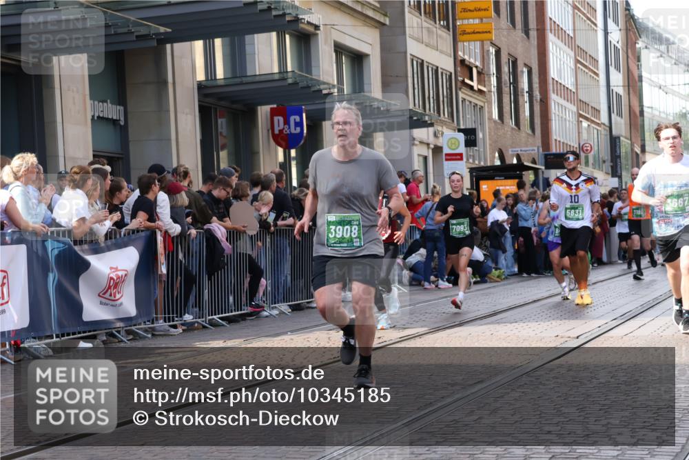 13.09.2026 - 21. swb-Marathon Bremen Strokosch-Dieckow http://msf.ph/oto/10345185 13.09.2026 13:29:37 Ziel 109, 124, 454, 716, 1073, 1173, 1205, 1308, 1611, 1653, 1759, 1780, 1848, 1861, 2126, 2289, 3190, 3320, 3618, 3667, 3908, 4115, 4524, 4575, 5039, 5198, 5348, 5631, 6127, 6225, 6720, 6725, 6992, 6994, 7079, 7093, 8110, 8267, 8470, 8612, 8771, 8899, 9049, 9104, 9125, 9534, 9747, 132, 303, 596, 651, 1083, 1243, 1365, 1387, 1581, 1823, 2076, 2301, 2742, 2957, 3030, 3258, 3721, 3846, 3912, 4541, 4576, 5244, 5599, 6006, 6103, 6384, 6499, 6690, 7884, 8481 meine-sportfotos.de