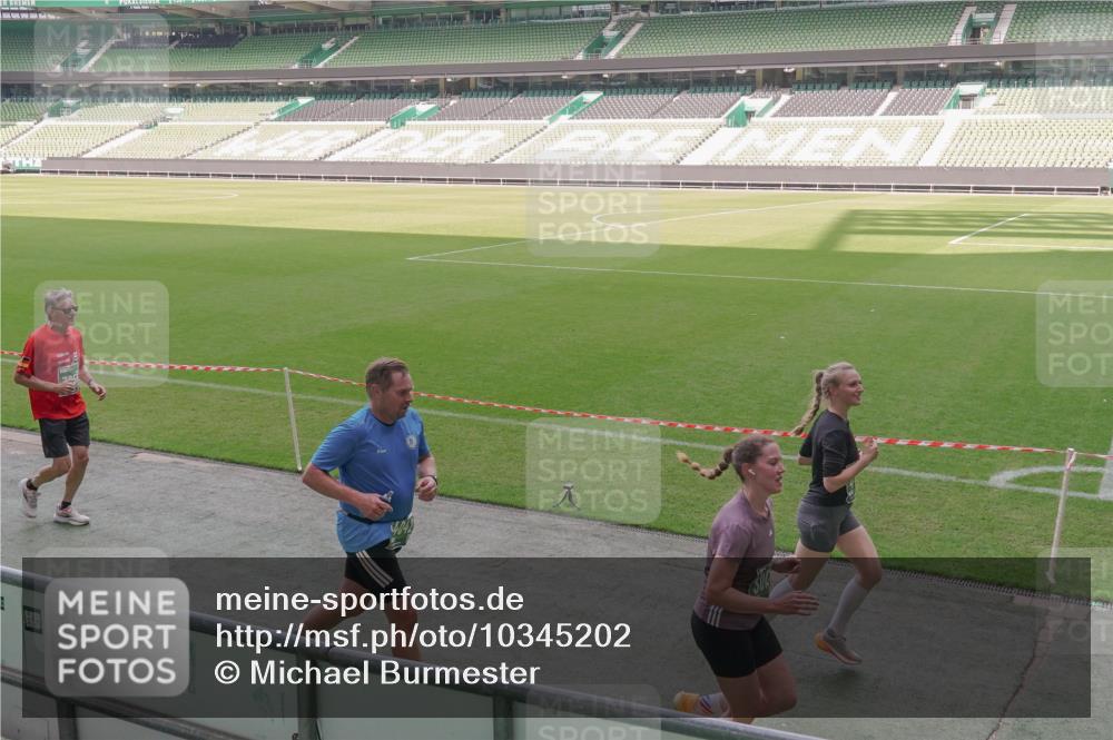 13.09.2026 - 21. swb-Marathon Bremen Michael Burmester http://msf.ph/oto/10345202 13.09.2026 13:31:36 Laufen im Stadion 122, 224, 295, 297, 344, 386, 487, 617, 639, 690, 806, 840, 965, 1114, 1133, 1142, 1310, 1314, 1326, 1329, 1427, 1529, 1775, 1801, 1810, 1869, 1892, 1897, 1904, 2216, 2242, 2249, 2253, 2270, 2274, 2344, 2368, 2372, 2523, 2556, 2615, 2629, 2637, 2643, 2677, 2719, 2726, 2869, 2871, 2877, 2918, 2945, 2952, 2994, 3038, 3094, 3101, 3140, 3223, 3227, 3350, 3379, 3401, 3426, 3572, 3644, 3723, 3736, 3746, 3873, 3876, 3918, 3944, 357 meine-sportfotos.de