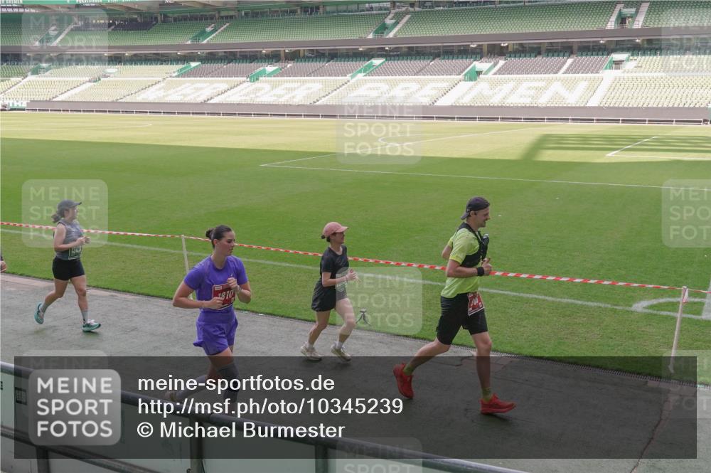 13.09.2026 - 21. swb-Marathon Bremen Michael Burmester http://msf.ph/oto/10345239 13.09.2026 13:31:42 Laufen im Stadion 122, 224, 295, 297, 344, 386, 487, 617, 639, 690, 806, 840, 965, 1114, 1133, 1142, 1310, 1314, 1326, 1329, 1427, 1529, 1775, 1801, 1869, 1892, 1897, 1904, 1923, 2216, 2242, 2249, 2253, 2270, 2274, 2344, 2368, 2372, 2523, 2556, 2629, 2637, 2643, 2649, 2677, 2719, 2726, 2848, 2869, 2871, 2877, 2918, 2945, 2952, 2994, 3038, 3094, 3101, 3140, 3223, 3350, 3379, 3401, 3426, 3572, 3644, 3723, 3736, 3746, 3873, 3876, 3918, 3944, 357 meine-sportfotos.de