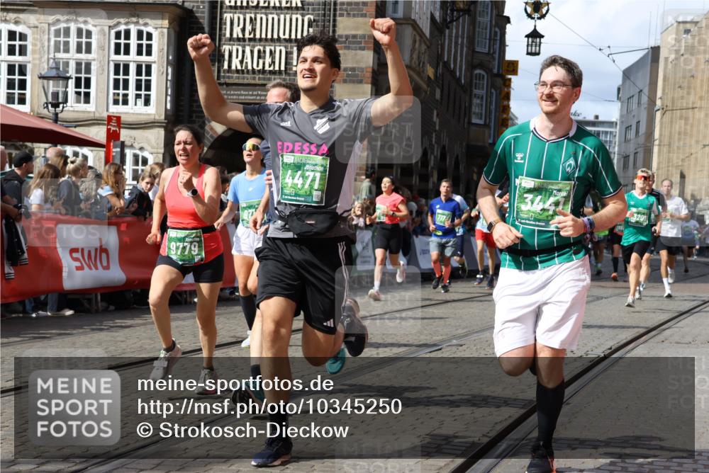 13.09.2026 - 21. swb-Marathon Bremen Strokosch-Dieckow http://msf.ph/oto/10345250 13.09.2026 13:32:23 Ziel 846, 2310, 2934, 3205, 3946, 4566, 4797, 4979, 5325, 5628, 6116, 7182, 7526, 7818, 8048, 8247, 8610, 8970, 9394, 9640, 1687, 2292, 2293, 2611, 2992, 3354, 3429, 3878, 4263, 4323, 4380, 5281, 6518, 6593, 6760, 7173, 7990, 8957, 9040, 9151, 9175, 13208 meine-sportfotos.de
