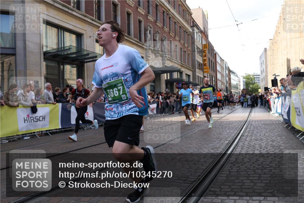 13.09.2026 - 21. swb-Marathon Bremen Strokosch-Dieckow http://msf.ph/oto/10345270 13.09.2026 13:29:40 Ziel 109, 454, 716, 1073, 1173, 1205, 1308, 1611, 1653, 1759, 1780, 1848, 1861, 2126, 3190, 3320, 3618, 3667, 3908, 4115, 4524, 4575, 5039, 5198, 5348, 5631, 6127, 6225, 6720, 6725, 6942, 6992, 6994, 7093, 7609, 7932, 8110, 8115, 8267, 8470, 8612, 8771, 8899, 9049, 9104, 9125, 124, 132, 1083, 1243, 1365, 1387, 1581, 2076, 2289, 2301, 2742, 2957, 3030, 3258, 3721, 3846, 4541, 4576, 5244, 5599, 6006, 6103, 6384, 6499, 6690, 6725, 7079, 7884, 8481 meine-sportfotos.de