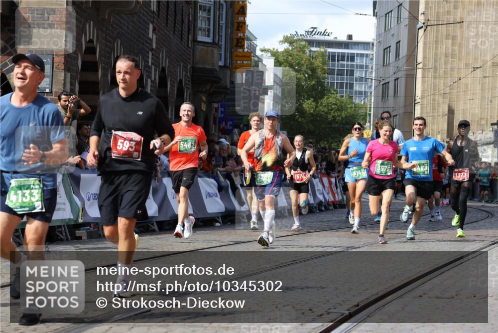 13.09.2026 - 21. swb-Marathon Bremen Strokosch-Dieckow http://msf.ph/oto/10345302 13.09.2026 13:27:51 Ziel 242, 323, 593, 857, 940, 1006, 1373, 1574, 2345, 2668, 2686, 3013, 3460, 3496, 3521, 4421, 4593, 5081, 5220, 5290, 5358, 5557, 5616, 6306, 7110, 488, 1343, 1456, 3480, 3576, 4265, 5462, 6468, 7926, 8188, 8656, 9067, 9145, 13069 meine-sportfotos.de