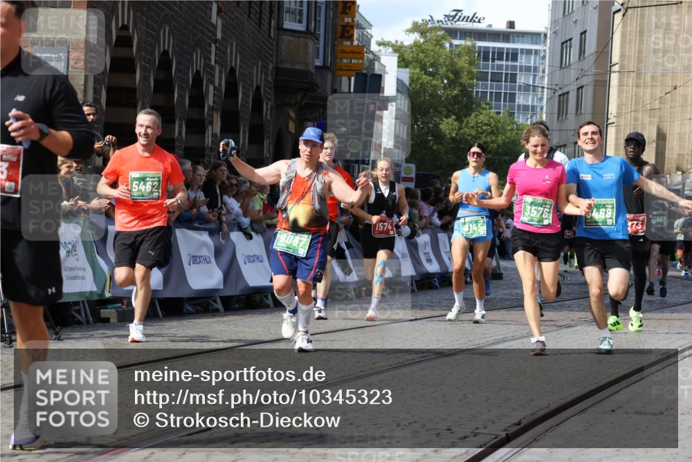 13.09.2026 - 21. swb-Marathon Bremen Strokosch-Dieckow http://msf.ph/oto/10345323 13.09.2026 13:27:52 Ziel 323, 593, 857, 940, 1006, 1373, 1574, 2345, 2668, 2686, 3013, 3460, 3496, 3521, 4421, 4593, 5081, 5220, 5290, 5358, 5557, 5616, 6067, 6306, 7110, 9727, 488, 1343, 1456, 3480, 5462, 7926, 8188, 8656, 9067, 9145, 13069 meine-sportfotos.de