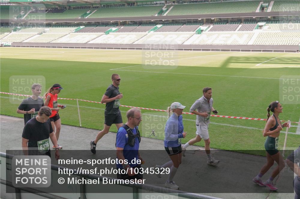 13.09.2026 - 21. swb-Marathon Bremen Michael Burmester http://msf.ph/oto/10345329 13.09.2026 13:32:02 Laufen im Stadion 122, 224, 295, 344, 350, 386, 487, 490, 617, 639, 690, 786, 787, 806, 840, 965, 1114, 1133, 1142, 1292, 1310, 1314, 1326, 1329, 1377, 1427, 1529, 1775, 1801, 1869, 1892, 1897, 1904, 1923, 2216, 2230, 2231, 2253, 2270, 2274, 2320, 2344, 2368, 2372, 2374, 2456, 2514, 2523, 2539, 2556, 2629, 2637, 2643, 2649, 2677, 2719, 2726, 2769, 2848, 2877, 2918, 2945, 2952, 3038, 3094, 3101, 3140, 3223, 3350, 3379, 3401, 3426, 3572, 3644, 3723, 3736, 3746, 3873, 3918, 3944, 357 meine-sportfotos.de