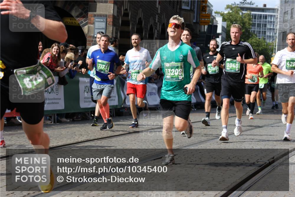 13.09.2026 - 21. swb-Marathon Bremen Strokosch-Dieckow http://msf.ph/oto/10345400 13.09.2026 13:32:25 Ziel 2310, 2934, 3946, 4566, 4797, 4979, 5628, 6116, 6258, 6475, 6875, 7182, 7526, 7818, 8048, 8610, 8970, 9394, 9640, 13182, 1437, 1687, 2292, 2293, 2611, 2992, 3354, 3429, 3878, 4263, 4323, 4380, 4862, 5281, 5398, 6518, 6583, 6593, 6760, 7173, 7990, 8344, 8957, 9040, 9175 meine-sportfotos.de