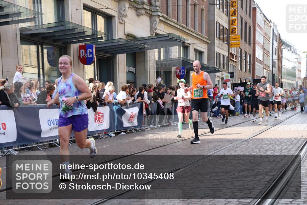 13.09.2026 - 21. swb-Marathon Bremen Strokosch-Dieckow http://msf.ph/oto/10345408 13.09.2026 13:29:43 Ziel 109, 454, 1173, 1205, 1308, 1611, 1653, 1759, 1780, 1848, 1861, 1938, 2126, 3190, 3320, 3618, 3667, 3908, 4115, 4524, 4575, 5039, 5198, 5348, 5615, 5631, 6127, 6225, 6720, 6942, 6992, 6994, 7093, 7184, 7609, 7932, 7966, 8110, 8115, 8267, 8441, 8470, 8612, 8771, 8899, 9049, 9104, 9125, 9529, 124, 132, 716, 1073, 1083, 1243, 1365, 1387, 1581, 2076, 2289, 2301, 2742, 2957, 3030, 3618, 3721, 4115, 4541, 4576, 5244, 5599, 6006, 6103, 6127, 6384, 6499, 6690, 6725, 7079, 7884, 8481 meine-sportfotos.de