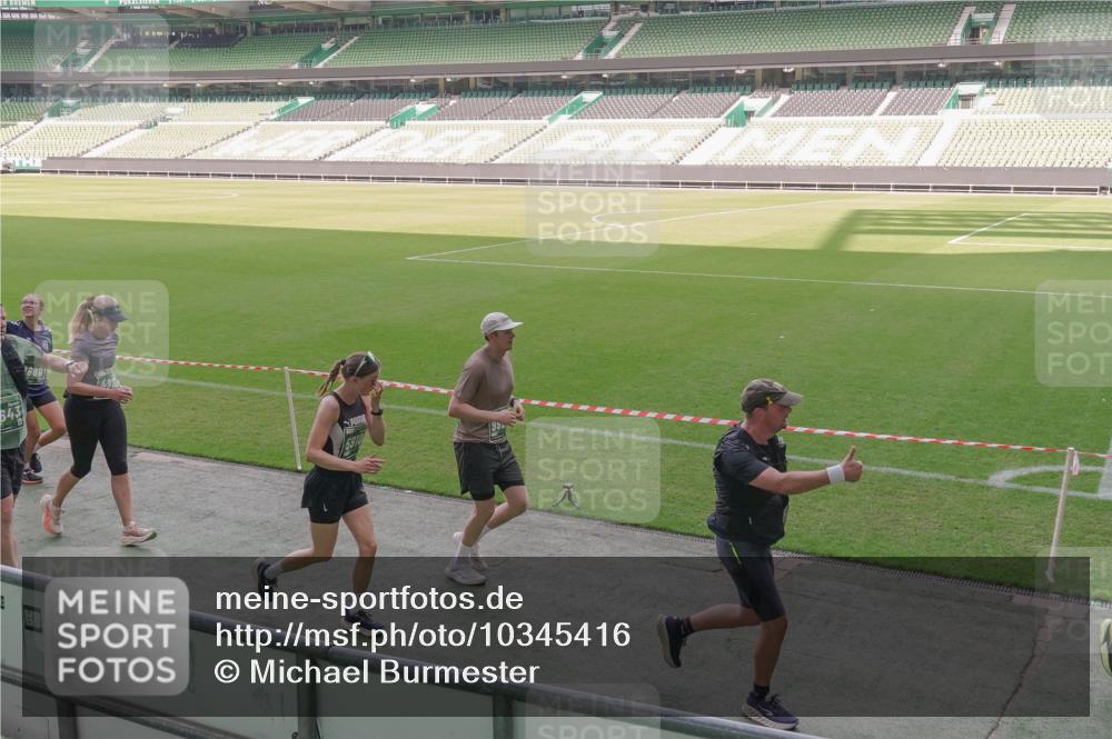 13.09.2026 - 21. swb-Marathon Bremen Michael Burmester http://msf.ph/oto/10345416 13.09.2026 13:32:14 Laufen im Stadion 122, 224, 295, 344, 350, 386, 487, 490, 617, 690, 786, 787, 840, 965, 1114, 1133, 1142, 1292, 1310, 1314, 1326, 1329, 1377, 1427, 1529, 1591, 1592, 1775, 1801, 1869, 1892, 1897, 1904, 1923, 2230, 2231, 2253, 2270, 2274, 2320, 2344, 2368, 2372, 2374, 2456, 2514, 2523, 2539, 2556, 2616, 2629, 2630, 2643, 2649, 2677, 2726, 2769, 2848, 2877, 2945, 2952, 3014, 3038, 3094, 3140, 3223, 3350, 3379, 3401, 3426, 3572, 3644, 3723, 3736, 3746, 3873, 3901, 3918, 3944 meine-sportfotos.de