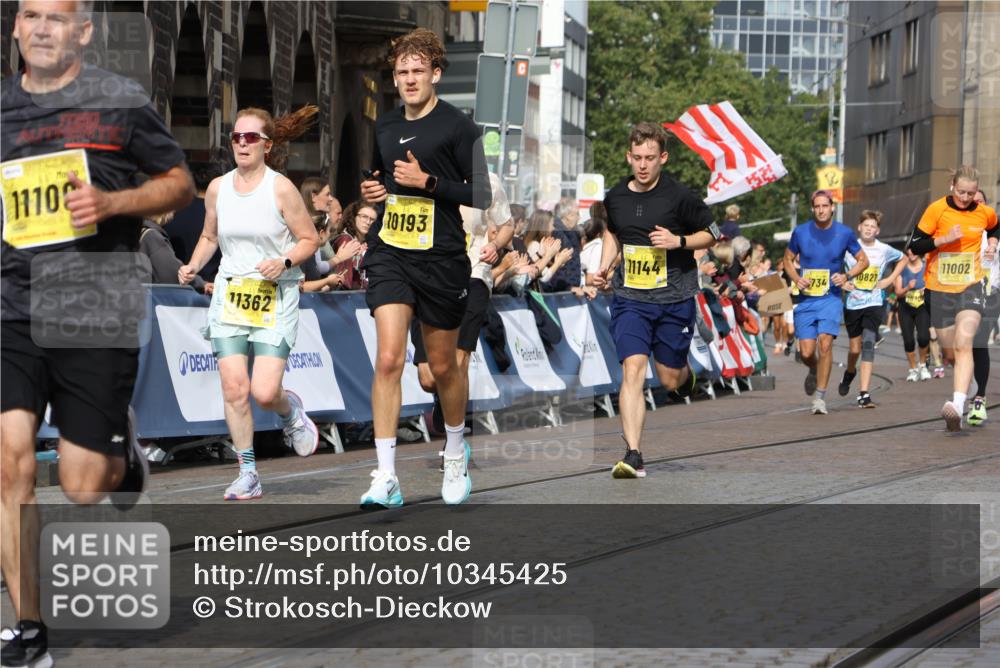 13.09.2026 - 21. swb-Marathon Bremen Strokosch-Dieckow http://msf.ph/oto/10345425 13.09.2026 10:52:48 Ziel 10761, 10812, 10958, 11109, 11350, 11604, 11605, 11610, 11669, 12319, 12361, 12439, 12533, 10304, 10714, 10863, 11038, 11238, 11282, 11386, 11575, 11766, 12019, 12369 meine-sportfotos.de