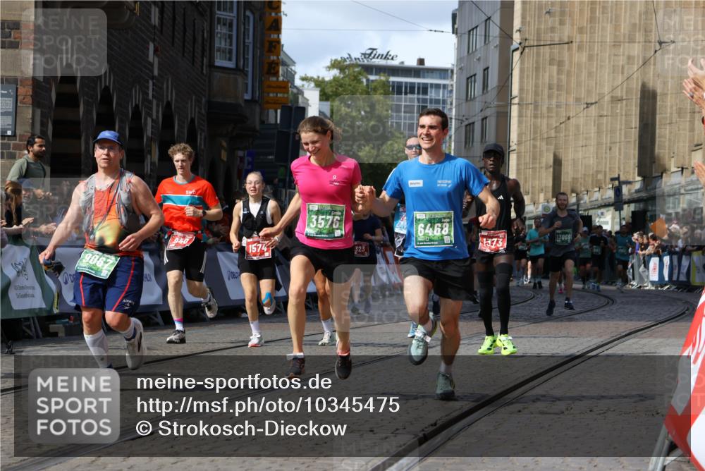 13.09.2026 - 21. swb-Marathon Bremen Strokosch-Dieckow http://msf.ph/oto/10345475 13.09.2026 13:27:53 Ziel 323, 593, 857, 940, 1006, 1373, 1574, 2345, 2668, 2686, 3013, 3460, 3521, 4421, 4496, 4593, 5081, 5220, 5290, 5358, 5557, 5616, 6067, 6306, 7110, 9727, 488, 1343, 1456, 3480, 5462, 7926, 8188, 8656, 9067, 9145, 9167, 9168, 13069 meine-sportfotos.de