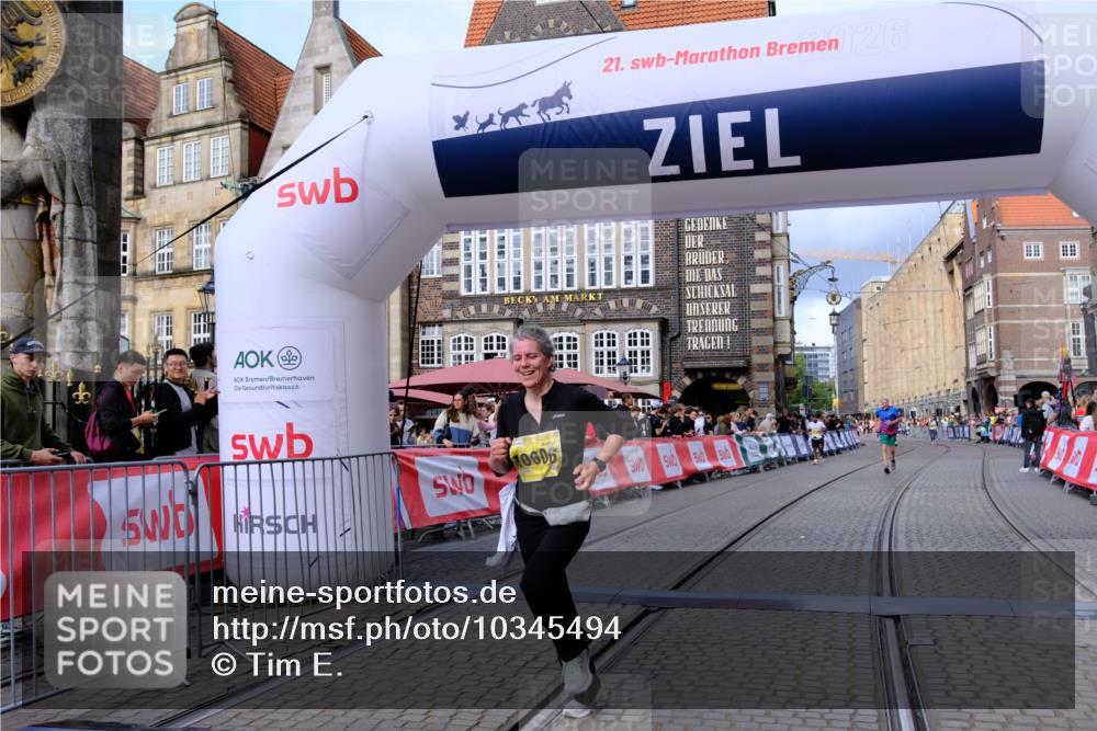 13.09.2026 - 21. swb-Marathon Bremen Tim E. http://msf.ph/oto/10345494 13.09.2026 11:15:39 Ziel 10606, 11424 meine-sportfotos.de