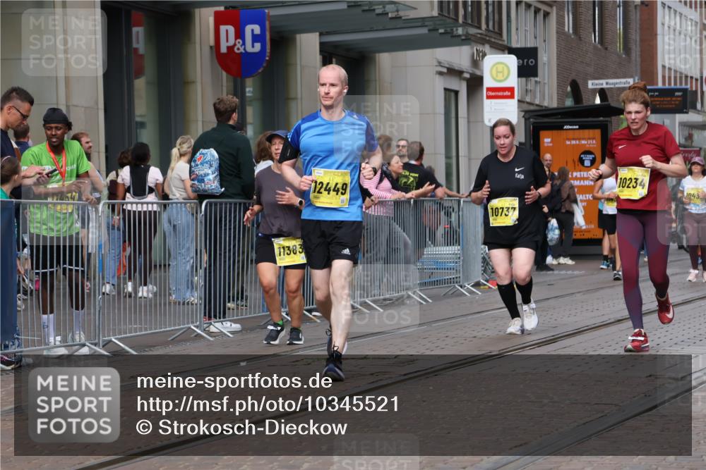 13.09.2026 - 21. swb-Marathon Bremen Strokosch-Dieckow http://msf.ph/oto/10345521 13.09.2026 11:09:33 Ziel 10234, 10299, 10417, 10435, 10645, 10696, 10737, 10751, 10785, 10990, 10991, 11119, 11383, 11437, 11441, 12449, 10314, 10386, 10424, 10556, 10664, 10686, 10694, 10712, 10769, 10823, 10981, 10983, 11192, 11225, 11764, 11882, 11883, 11914, 11915, 11937, 11995, 12322, 12409, 12474, 12491, 12532, 13607 meine-sportfotos.de