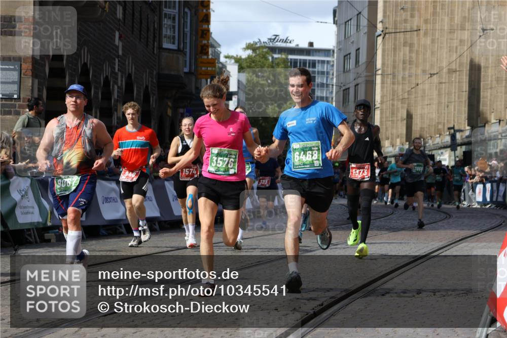 13.09.2026 - 21. swb-Marathon Bremen Strokosch-Dieckow http://msf.ph/oto/10345541 13.09.2026 13:27:53 Ziel 323, 593, 857, 940, 1006, 1373, 1574, 2345, 2668, 2686, 3013, 3460, 3521, 4421, 4496, 4593, 5081, 5220, 5290, 5358, 5557, 5616, 6067, 6306, 7110, 9727, 488, 1343, 1456, 3480, 5462, 7926, 8188, 8656, 9067, 9145, 9167, 9168, 13069 meine-sportfotos.de