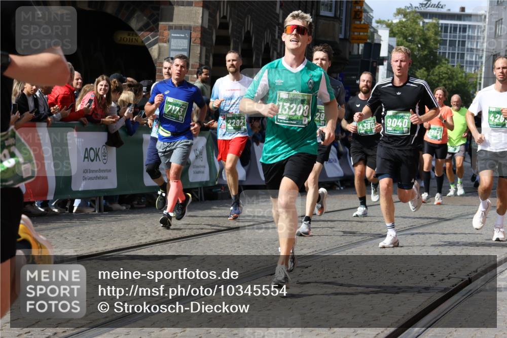 13.09.2026 - 21. swb-Marathon Bremen Strokosch-Dieckow http://msf.ph/oto/10345554 13.09.2026 13:32:25 Ziel 2310, 2934, 3946, 4566, 4797, 4979, 5628, 6116, 6258, 6475, 6875, 7182, 7526, 7818, 8048, 8610, 8970, 9394, 9640, 13182, 1437, 1687, 2292, 2293, 2611, 2992, 3354, 3429, 3878, 4263, 4323, 4380, 4862, 5281, 5398, 6518, 6583, 6593, 6760, 7173, 7990, 8344, 8957, 9040, 9175 meine-sportfotos.de