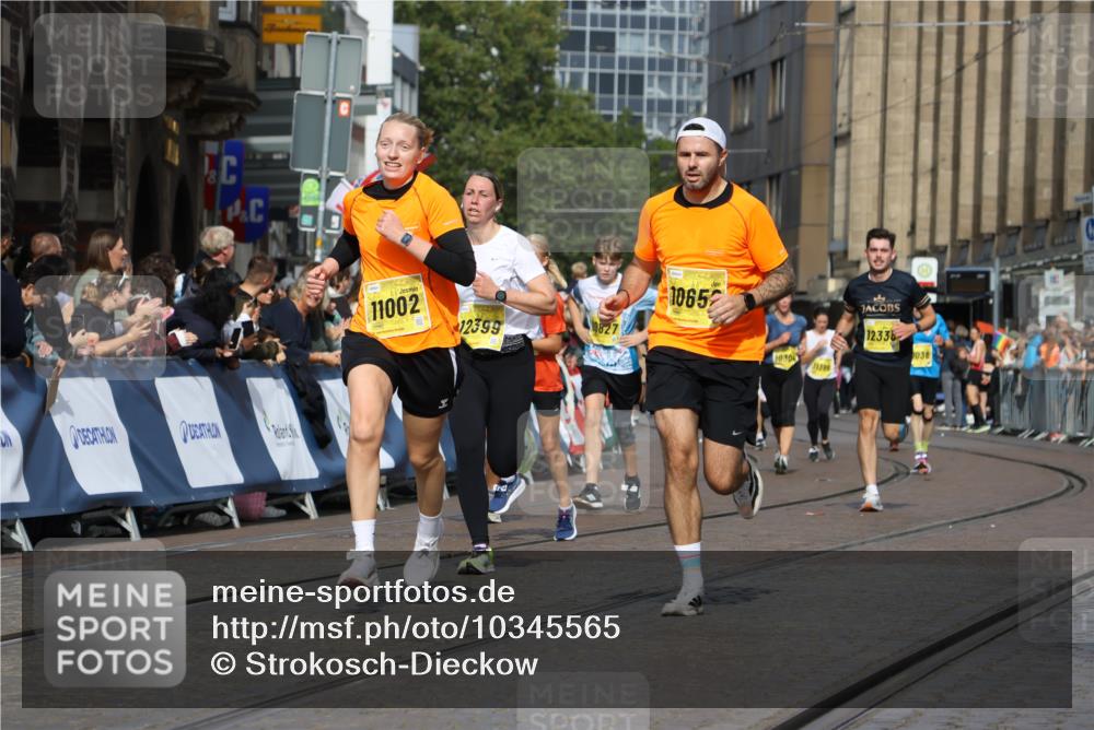 13.09.2026 - 21. swb-Marathon Bremen Strokosch-Dieckow http://msf.ph/oto/10345565 13.09.2026 10:52:51 Ziel 10193, 10761, 10812, 10906, 10958, 11109, 11144, 11350, 11362, 11604, 11605, 11669, 12361, 12439, 12533, 10284, 10304, 10714, 10863, 11238, 11282, 11386, 11575, 11766, 12019, 12369, 12398 meine-sportfotos.de