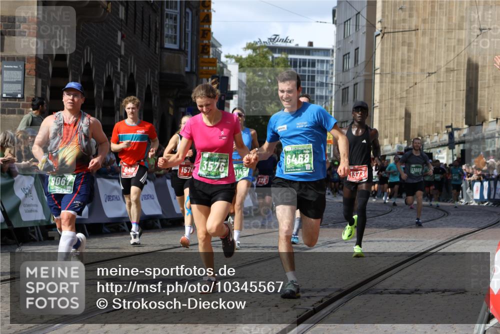 13.09.2026 - 21. swb-Marathon Bremen Strokosch-Dieckow http://msf.ph/oto/10345567 13.09.2026 13:27:53 Ziel 323, 593, 857, 940, 1006, 1373, 1574, 2345, 2668, 2686, 3013, 3460, 3521, 4421, 4496, 4593, 5081, 5220, 5290, 5358, 5557, 5616, 6067, 6306, 7110, 9727, 488, 1343, 1456, 3480, 5462, 7926, 8188, 8656, 9067, 9145, 9167, 9168, 13069 meine-sportfotos.de