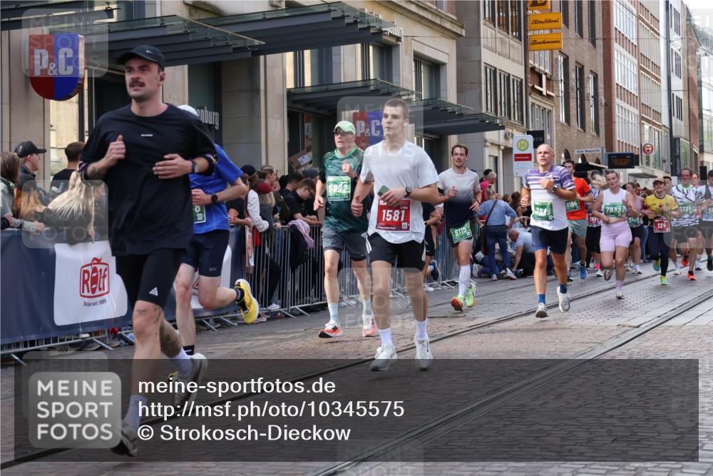 13.09.2026 - 21. swb-Marathon Bremen Strokosch-Dieckow http://msf.ph/oto/10345575 13.09.2026 13:29:47 Ziel 109, 454, 881, 1173, 1205, 1308, 1611, 1653, 1759, 1780, 1848, 1909, 1938, 2126, 2364, 3190, 3908, 4524, 4763, 5039, 5198, 5348, 5615, 5631, 6225, 6720, 6942, 6992, 6994, 7093, 7184, 7609, 7932, 7966, 8110, 8115, 8267, 8441, 8470, 8899, 9104, 9125, 9529, 124, 716, 1073, 1083, 1243, 1581, 1861, 2076, 2289, 2742, 3030, 3320, 3618, 3667, 3721, 4115, 4575, 4576, 5244, 5599, 6006, 6127, 6384, 6499, 6690, 6725, 7079, 7093, 7884, 8481, 8899, 9049 meine-sportfotos.de