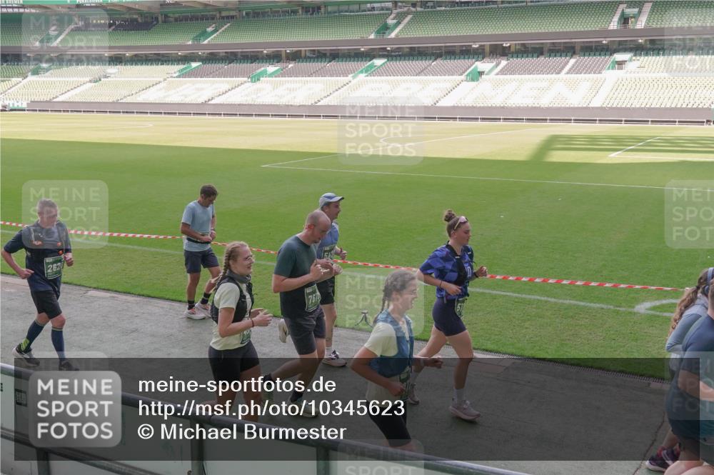 13.09.2026 - 21. swb-Marathon Bremen Michael Burmester http://msf.ph/oto/10345623 13.09.2026 13:32:44 Laufen im Stadion 155, 295, 344, 350, 386, 487, 490, 594, 617, 690, 765, 786, 787, 965, 1001, 1051, 1133, 1142, 1292, 1310, 1326, 1329, 1377, 1427, 1591, 1592, 1801, 1869, 1892, 1897, 1904, 1923, 2077, 2132, 2226, 2230, 2231, 2253, 2270, 2274, 2320, 2344, 2374, 2399, 2400, 2456, 2514, 2523, 2539, 2556, 2616, 2630, 2649, 2718, 2726, 2769, 2848, 2945, 3014, 3038, 3140, 3223, 3350, 3379, 3426, 3572, 3601, 3614, 3644, 3736, 3746, 3797, 3901, 3918, 3944 meine-sportfotos.de