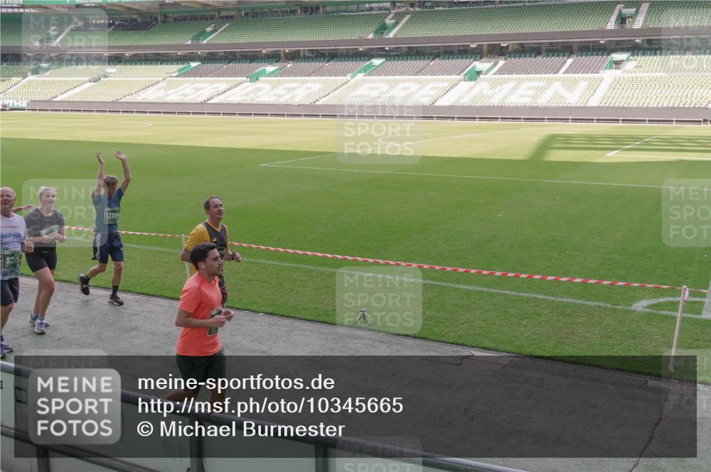 13.09.2026 - 21. swb-Marathon Bremen Michael Burmester http://msf.ph/oto/10345665 13.09.2026 13:32:54 Laufen im Stadion 155, 344, 350, 386, 490, 594, 617, 690, 765, 786, 787, 1001, 1051, 1133, 1142, 1292, 1310, 1326, 1377, 1427, 1591, 1592, 1760, 1801, 1869, 1892, 1897, 1904, 1923, 2077, 2132, 2226, 2230, 2231, 2253, 2270, 2274, 2320, 2344, 2374, 2399, 2400, 2456, 2514, 2515, 2523, 2539, 2556, 2616, 2630, 2649, 2718, 2726, 2769, 2848, 2945, 2982, 3014, 3140, 3223, 3350, 3379, 3443, 3572, 3601, 3614, 3644, 3736, 3746, 3797, 3901, 3911, 3944, 3952 meine-sportfotos.de
