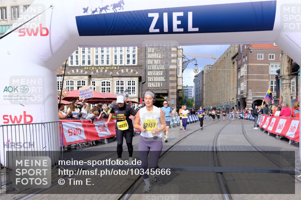 13.09.2026 - 21. swb-Marathon Bremen Tim E. http://msf.ph/oto/10345666 13.09.2026 11:15:59 Ziel 10572, 10900, 11307, 11504, 11778, 11897, 12137 meine-sportfotos.de