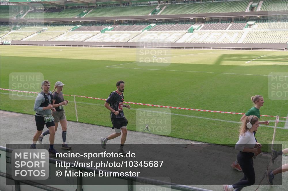 13.09.2026 - 21. swb-Marathon Bremen Michael Burmester http://msf.ph/oto/10345687 13.09.2026 13:32:57 Laufen im Stadion 155, 344, 350, 386, 490, 594, 617, 690, 765, 786, 787, 1001, 1051, 1133, 1142, 1292, 1310, 1326, 1377, 1427, 1591, 1592, 1760, 1801, 1869, 1892, 1897, 1904, 1923, 2077, 2132, 2226, 2230, 2231, 2253, 2270, 2274, 2320, 2344, 2374, 2399, 2400, 2456, 2514, 2515, 2523, 2539, 2556, 2616, 2630, 2649, 2718, 2769, 2848, 2945, 2982, 3014, 3140, 3223, 3350, 3379, 3443, 3503, 3572, 3601, 3614, 3644, 3736, 3746, 3797, 3901, 3911, 3944, 3952 meine-sportfotos.de
