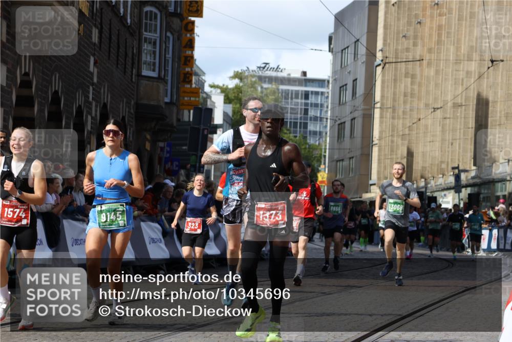 13.09.2026 - 21. swb-Marathon Bremen Strokosch-Dieckow http://msf.ph/oto/10345696 13.09.2026 13:27:54 Ziel 323, 593, 857, 940, 1006, 1373, 1574, 2345, 2668, 2686, 3013, 3460, 3521, 3970, 4421, 4496, 4593, 5081, 5220, 5290, 5358, 5557, 5616, 6067, 6306, 7110, 9727, 488, 1343, 3480, 7926, 8188, 8656, 9145, 9167, 9168, 9881, 13069 meine-sportfotos.de