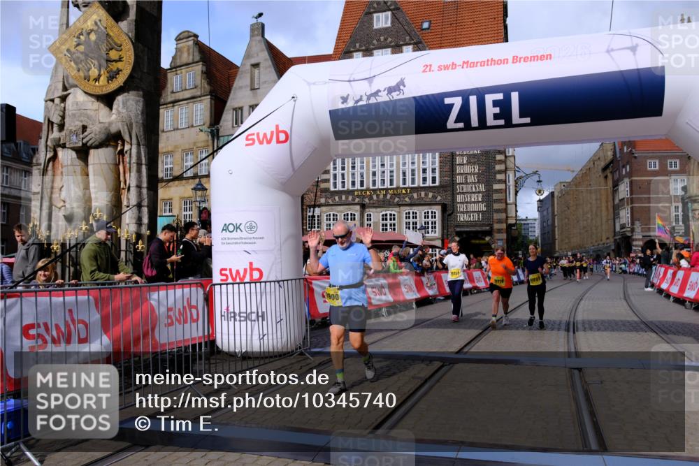 13.09.2026 - 21. swb-Marathon Bremen Tim E. http://msf.ph/oto/10345740 13.09.2026 11:16:03 Ziel 10572, 10900, 11307, 11778, 11897, 11940, 12137 meine-sportfotos.de