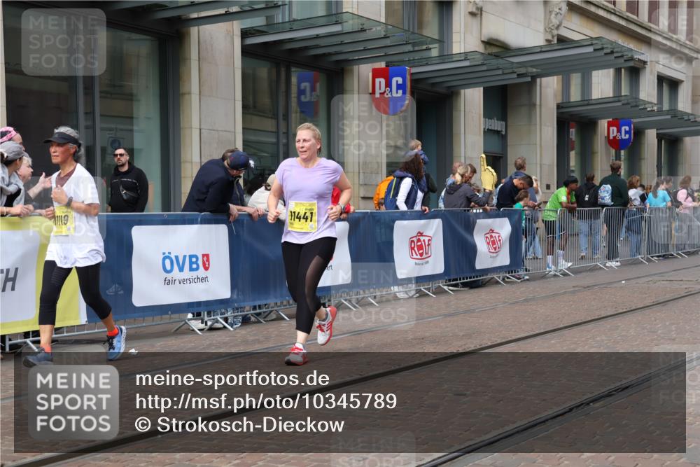 13.09.2026 - 21. swb-Marathon Bremen Strokosch-Dieckow http://msf.ph/oto/10345789 13.09.2026 11:09:49 Ziel 10299, 10435, 10751, 10963, 11119, 11441, 11725, 11732, 11933, 12117, 12207, 12293, 10234, 10386, 10417, 10424, 10645, 10696, 10712, 10737, 10785, 10990, 10991, 11192, 11383, 11437, 11937, 12409, 12449, 12474, 12532 meine-sportfotos.de