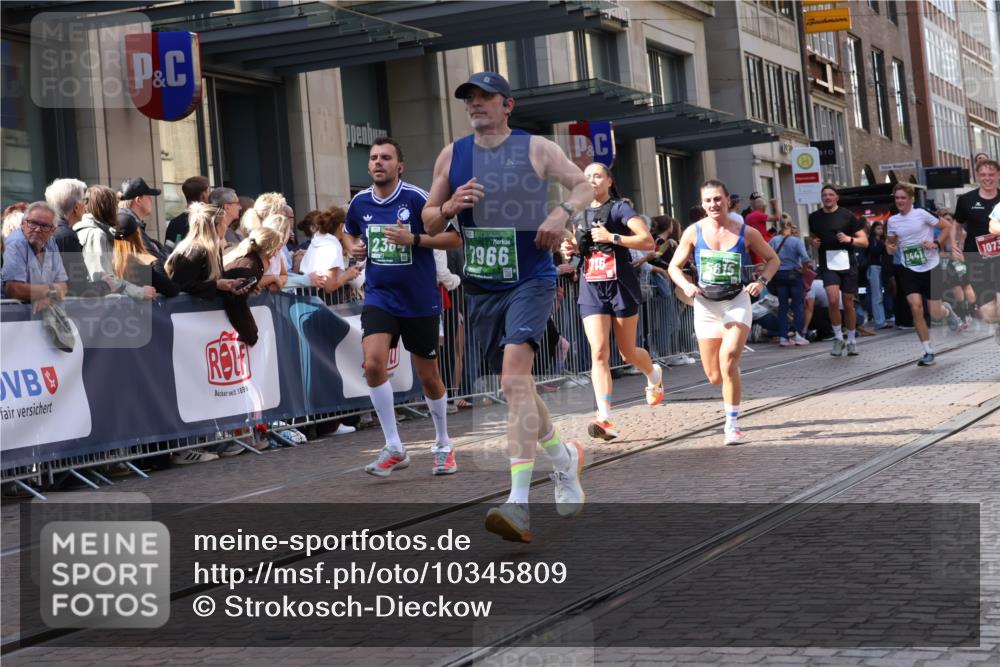13.09.2026 - 21. swb-Marathon Bremen Strokosch-Dieckow http://msf.ph/oto/10345809 13.09.2026 13:29:56 Ziel 881, 1308, 1611, 1653, 1909, 1938, 2126, 2265, 2364, 2900, 3190, 4763, 5039, 5198, 5348, 5615, 6225, 6720, 6942, 6992, 6994, 7184, 7609, 7821, 7932, 7966, 8090, 8105, 8110, 8115, 8169, 8314, 8441, 8494, 9015, 9104, 9125, 9412, 9529, 109, 124, 454, 716, 1073, 1173, 1205, 1581, 1653, 1759, 1780, 1848, 1861, 2289, 3190, 3320, 3618, 3667, 3908, 4115, 4524, 4575, 4576, 5198, 5631, 6006, 6127, 6725, 7079, 7093, 7884, 8267, 8481, 8899, 9049 meine-sportfotos.de