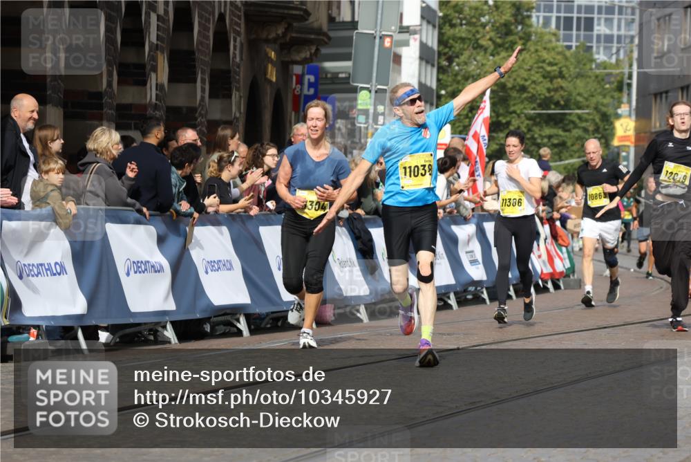 13.09.2026 - 21. swb-Marathon Bremen Strokosch-Dieckow http://msf.ph/oto/10345927 13.09.2026 10:52:59 Ziel 10193, 10339, 10652, 10734, 10812, 10827, 10906, 10958, 11002, 11109, 11144, 11350, 11362, 11597, 11604, 11605, 12338, 12361, 12399, 12439, 12533, 10284, 10585, 10714, 11012, 11282, 11575, 12170, 12369, 12398 meine-sportfotos.de