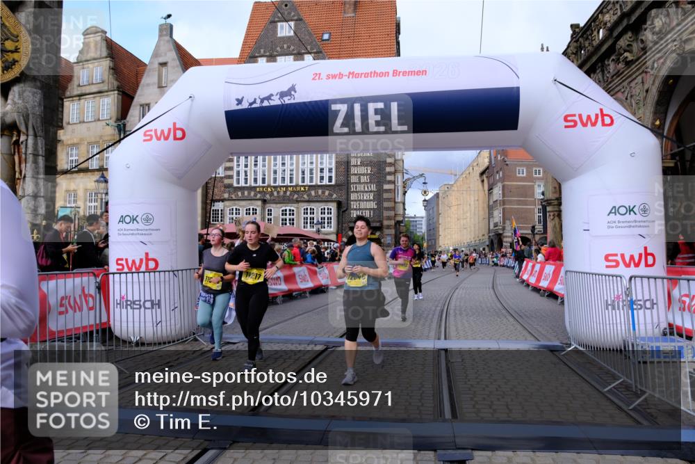 13.09.2026 - 21. swb-Marathon Bremen Tim E. http://msf.ph/oto/10345971 13.09.2026 11:16:15 Ziel 10474, 10665, 11217, 11307, 11549, 11613, 11778, 11897, 11940, 12046, 12306 meine-sportfotos.de