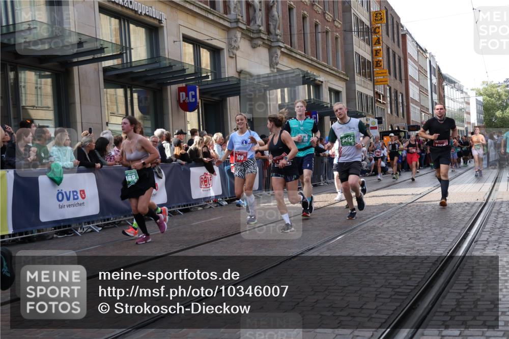 13.09.2026 - 21. swb-Marathon Bremen Strokosch-Dieckow http://msf.ph/oto/10346007 13.09.2026 13:30:05 Ziel 625, 881, 1067, 1909, 1938, 2265, 2364, 2900, 3163, 3164, 3425, 4058, 4332, 4415, 4425, 4748, 4763, 5506, 5551, 5615, 6347, 6988, 7184, 7253, 7567, 7821, 7966, 8090, 8105, 8116, 8117, 8169, 8314, 8441, 8494, 8762, 8878, 8966, 9011, 9015, 9108, 9412, 9529, 9695, 109, 454, 716, 1073, 1173, 1205, 1308, 1611, 1653, 1759, 1780, 1848, 1861, 2126, 3190, 3320, 3618, 3667, 3908, 4115, 4524, 4575, 5039, 5198, 5348, 5631, 6127, 6225, 6720, 6725, 7093, 8267, 8899, 9049 meine-sportfotos.de