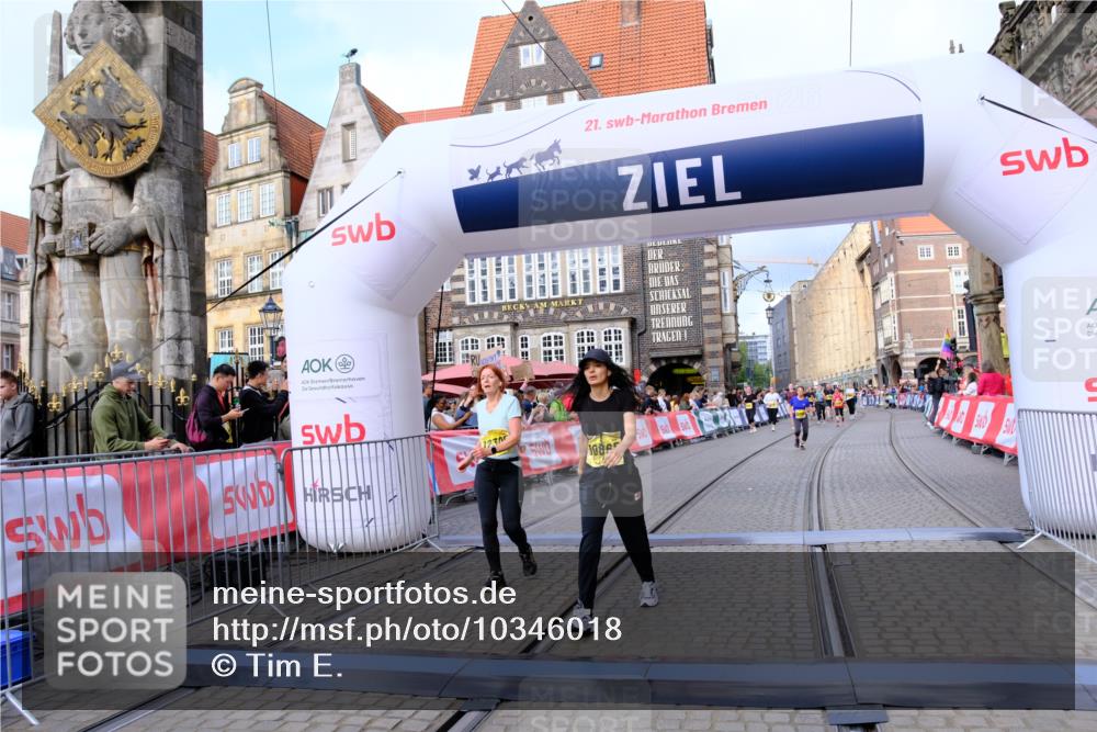 13.09.2026 - 21. swb-Marathon Bremen Tim E. http://msf.ph/oto/10346018 13.09.2026 11:16:19 Ziel 10474, 10665, 11081, 11139, 11217, 11549, 11613, 11768, 11940, 12046, 12151, 12306 meine-sportfotos.de