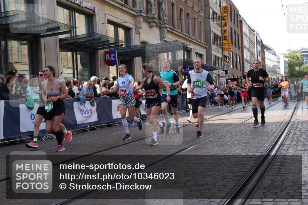 13.09.2026 - 21. swb-Marathon Bremen Strokosch-Dieckow http://msf.ph/oto/10346023 13.09.2026 13:30:05 Ziel 625, 881, 1067, 1909, 1938, 2265, 2364, 2900, 3163, 3164, 3425, 4058, 4332, 4415, 4425, 4748, 4763, 5506, 5551, 5615, 6347, 6988, 7184, 7253, 7567, 7821, 7966, 8090, 8105, 8116, 8117, 8169, 8314, 8441, 8494, 8762, 8878, 8966, 9011, 9015, 9108, 9412, 9529, 9695, 109, 454, 716, 1073, 1173, 1205, 1308, 1611, 1653, 1759, 1780, 1848, 1861, 2126, 3190, 3320, 3618, 3667, 3908, 4115, 4524, 4575, 5039, 5198, 5348, 5631, 6127, 6225, 6720, 6725, 7093, 8267, 8899, 9049 meine-sportfotos.de