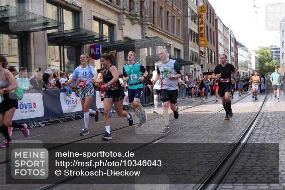 13.09.2026 - 21. swb-Marathon Bremen Strokosch-Dieckow http://msf.ph/oto/10346043 13.09.2026 13:30:05 Ziel 625, 881, 1067, 1909, 1938, 2265, 2364, 2900, 3163, 3164, 3425, 4058, 4332, 4415, 4425, 4748, 4763, 5506, 5551, 5615, 6347, 6988, 7184, 7253, 7567, 7821, 7966, 8090, 8105, 8116, 8117, 8169, 8314, 8441, 8494, 8762, 8878, 8966, 9011, 9015, 9108, 9412, 9529, 9695, 109, 454, 716, 1073, 1173, 1205, 1308, 1611, 1653, 1759, 1780, 1848, 1861, 2126, 3190, 3320, 3618, 3667, 3908, 4115, 4524, 4575, 5039, 5198, 5348, 5631, 6127, 6225, 6720, 6725, 7093, 8267, 8899, 9049 meine-sportfotos.de