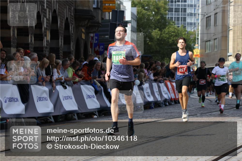 13.09.2026 - 21. swb-Marathon Bremen Strokosch-Dieckow http://msf.ph/oto/10346118 13.09.2026 13:28:00 Ziel 323, 440, 534, 762, 857, 940, 1006, 1574, 1932, 2345, 2668, 2686, 3013, 3135, 3460, 3521, 3970, 4421, 4496, 4593, 4744, 5081, 5557, 6067, 7042, 7138, 7358, 8351, 9494, 9727, 13198, 3114, 3334, 4506, 5360, 5889, 6182, 7926, 8656, 9167, 9168, 9543, 9738, 9881 meine-sportfotos.de