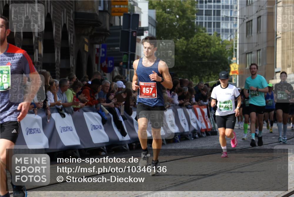 13.09.2026 - 21. swb-Marathon Bremen Strokosch-Dieckow http://msf.ph/oto/10346136 13.09.2026 13:28:01 Ziel 323, 440, 534, 762, 857, 940, 1006, 1932, 2668, 2686, 3013, 3135, 3460, 3521, 3970, 4421, 4496, 4593, 4744, 5081, 5557, 6067, 6522, 7042, 7138, 7358, 8351, 9494, 9727, 13198, 2977, 3114, 3334, 4506, 5360, 5889, 6182, 7926, 8656, 9167, 9168, 9543, 9738, 9881 meine-sportfotos.de