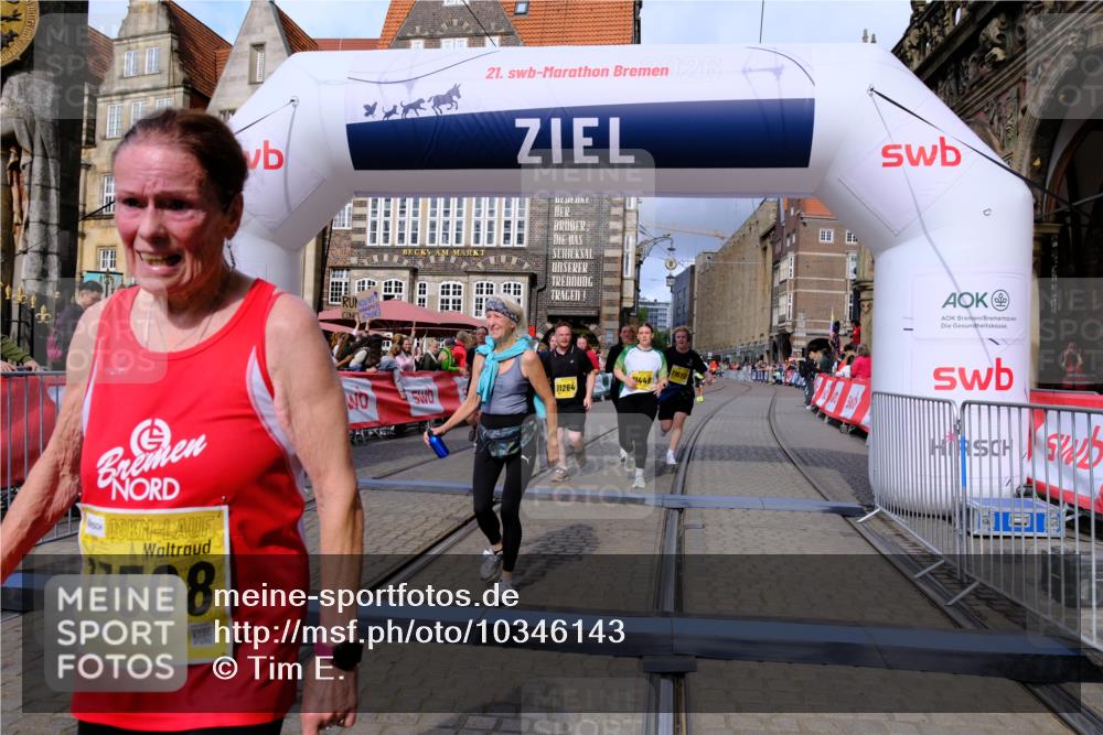 13.09.2026 - 21. swb-Marathon Bremen Tim E. http://msf.ph/oto/10346143 13.09.2026 11:16:32 Ziel 10242, 11026, 11081, 11139, 11181, 11200, 11264, 11385, 11448, 11573, 11768, 12057, 12151, 12539, 13508 meine-sportfotos.de