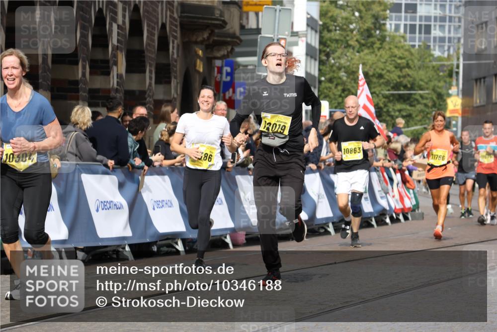 13.09.2026 - 21. swb-Marathon Bremen Strokosch-Dieckow http://msf.ph/oto/10346188 13.09.2026 10:53:01 Ziel 10193, 10339, 10652, 10734, 10812, 10827, 10906, 11002, 11038, 11109, 11144, 11350, 11362, 11597, 12338, 12361, 12399, 12439, 12533, 10284, 10448, 10585, 11012, 11282, 12170, 12398, 12461 meine-sportfotos.de