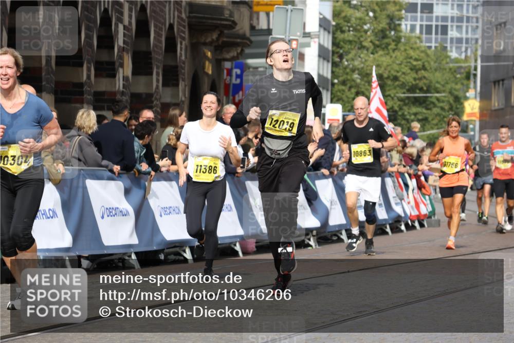 13.09.2026 - 21. swb-Marathon Bremen Strokosch-Dieckow http://msf.ph/oto/10346206 13.09.2026 10:53:01 Ziel 10193, 10339, 10652, 10734, 10812, 10827, 10906, 11002, 11038, 11109, 11144, 11350, 11362, 11597, 12338, 12361, 12399, 12439, 12533, 10284, 10448, 10585, 11012, 11282, 12170, 12398, 12461 meine-sportfotos.de
