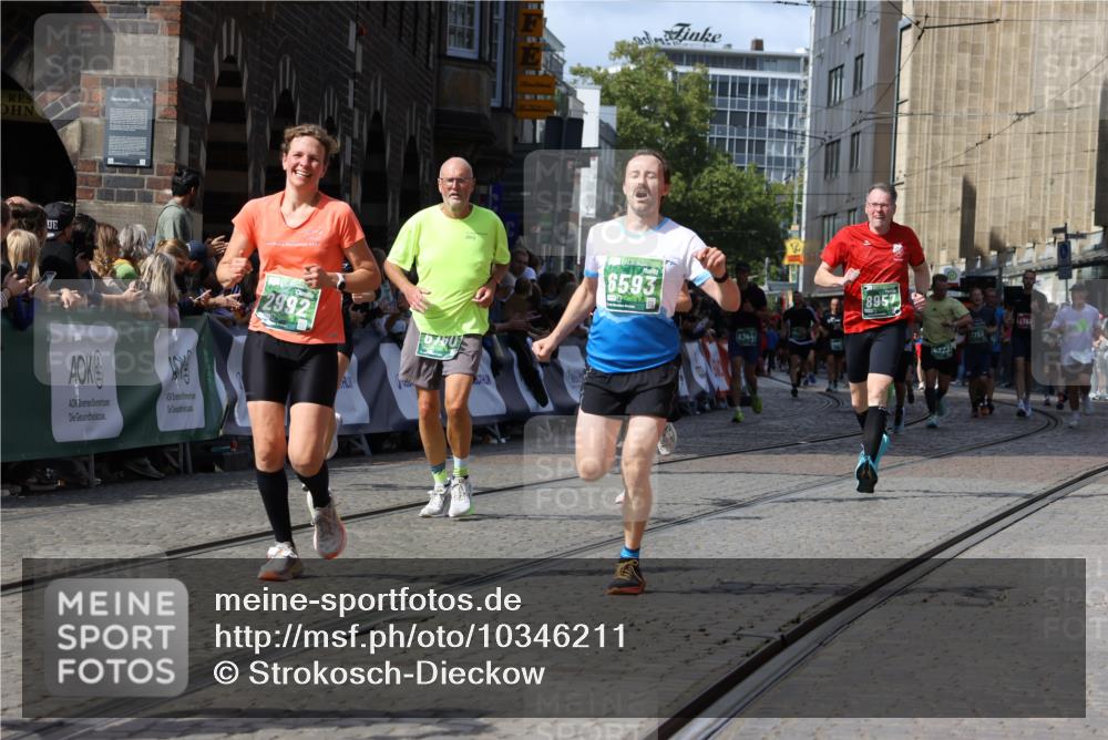 13.09.2026 - 21. swb-Marathon Bremen Strokosch-Dieckow http://msf.ph/oto/10346211 13.09.2026 13:32:29 Ziel 287, 1369, 2310, 2934, 3650, 3922, 3946, 4057, 4566, 4797, 4979, 5628, 6116, 6258, 6475, 6857, 6875, 7182, 7526, 7553, 7818, 8610, 8632, 9198, 9394, 9640, 13029, 13182, 1437, 1687, 2611, 2992, 3354, 3878, 3895, 4323, 4862, 5398, 5657, 6583, 6718, 6760, 7016, 7466, 7758, 7990, 8344, 8957, 9175 meine-sportfotos.de