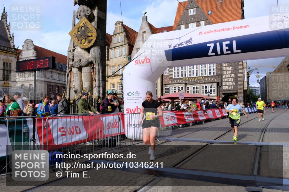 13.09.2026 - 21. swb-Marathon Bremen Tim E. http://msf.ph/oto/10346241 13.09.2026 11:16:40 Ziel 10242, 11026, 11181, 11200, 11264, 11274, 11385, 11448, 11573, 12057, 12539, 13508 meine-sportfotos.de