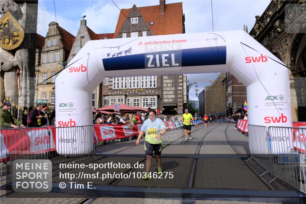 13.09.2026 - 21. swb-Marathon Bremen Tim E. http://msf.ph/oto/10346275 13.09.2026 11:16:42 Ziel 10242, 11026, 11181, 11200, 11264, 11274, 11385, 11448, 11573, 12057, 12102, 12539 meine-sportfotos.de