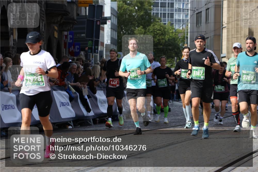 13.09.2026 - 21. swb-Marathon Bremen Strokosch-Dieckow http://msf.ph/oto/10346276 13.09.2026 13:28:04 Ziel 440, 534, 762, 857, 1932, 2668, 2686, 3013, 3135, 3460, 3576, 3970, 4106, 4133, 4265, 4421, 4496, 4593, 4744, 5081, 5557, 6067, 6468, 6522, 7042, 7138, 7358, 8351, 9494, 9727, 13198, 1460, 2977, 3114, 3334, 4506, 5250, 5360, 5889, 6182, 7926, 9167, 9168, 9543, 9738, 9881 meine-sportfotos.de