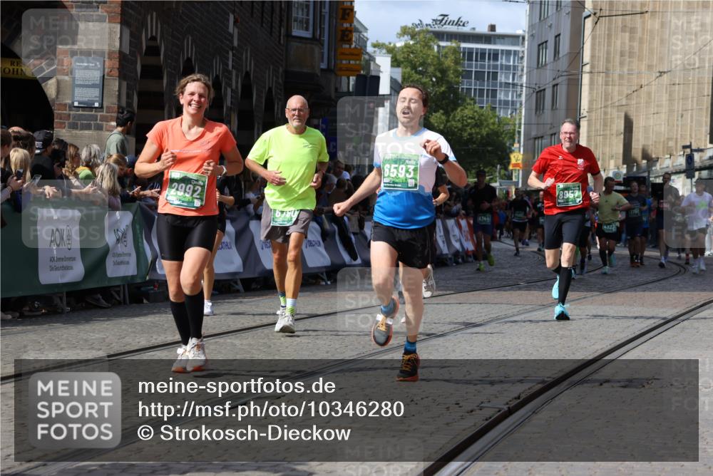 13.09.2026 - 21. swb-Marathon Bremen Strokosch-Dieckow http://msf.ph/oto/10346280 13.09.2026 13:32:29 Ziel 287, 1369, 2310, 2934, 3650, 3922, 3946, 4057, 4566, 4797, 4979, 5628, 6116, 6258, 6475, 6857, 6875, 7182, 7526, 7553, 7818, 8610, 8632, 9198, 9394, 9640, 13029, 13182, 1437, 1687, 2611, 2992, 3354, 3878, 3895, 4323, 4862, 5398, 5657, 6583, 6718, 6760, 7016, 7466, 7758, 7990, 8344, 8957, 9175 meine-sportfotos.de