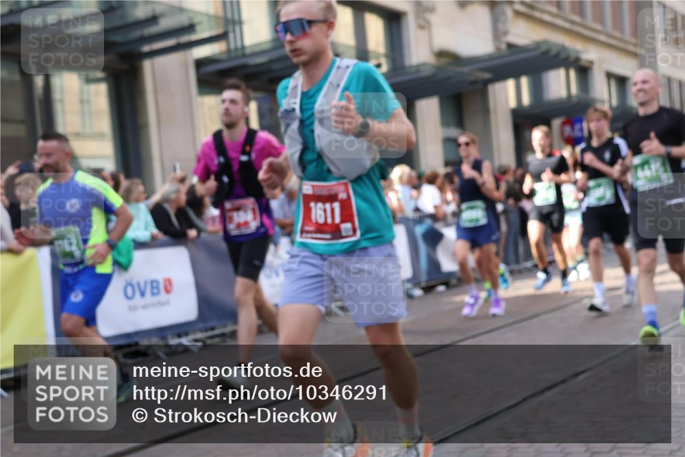 13.09.2026 - 21. swb-Marathon Bremen Strokosch-Dieckow http://msf.ph/oto/10346291 13.09.2026 13:30:13 Ziel 625, 800, 834, 1067, 1926, 2265, 2369, 2452, 2723, 2900, 3163, 3164, 3425, 4058, 4206, 4332, 4342, 4415, 4425, 4748, 4757, 5506, 5551, 6134, 6343, 6347, 6523, 6988, 7253, 7567, 7645, 7821, 8090, 8105, 8116, 8117, 8169, 8314, 8494, 8762, 8878, 8966, 9011, 9015, 9108, 9412, 9692, 9695, 9699, 9825, 13090, 109, 454, 881, 1173, 1205, 1308, 1611, 1653, 1759, 1780, 1848, 1909, 1938, 2126, 2364, 3190, 3908, 4524, 4763, 5039, 5198, 5348, 5615, 5631, 6225, 6720, 8267 meine-sportfotos.de