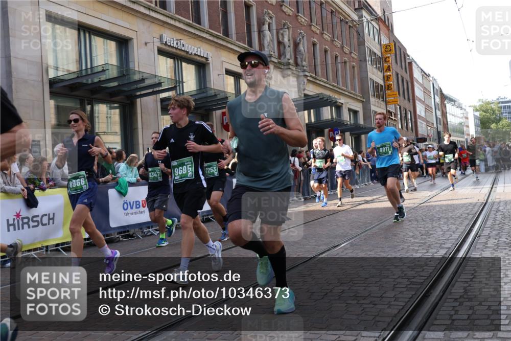 13.09.2026 - 21. swb-Marathon Bremen Strokosch-Dieckow http://msf.ph/oto/10346373 13.09.2026 13:30:15 Ziel 625, 800, 834, 1067, 1771, 1926, 2265, 2369, 2452, 2723, 2900, 2985, 3163, 3164, 3425, 4058, 4206, 4332, 4342, 4415, 4425, 4748, 4757, 4920, 5506, 5551, 6134, 6343, 6347, 6523, 6988, 7012, 7253, 7567, 7645, 7821, 8090, 8105, 8116, 8117, 8169, 8314, 8494, 8762, 8878, 8966, 9011, 9108, 9412, 9692, 9695, 9699, 9825, 13090, 881, 1205, 1308, 1611, 1653, 1759, 1780, 1848, 1909, 1938, 2126, 2364, 3190, 4763, 5039, 5198, 5348, 5615, 5631, 6225, 6720 meine-sportfotos.de