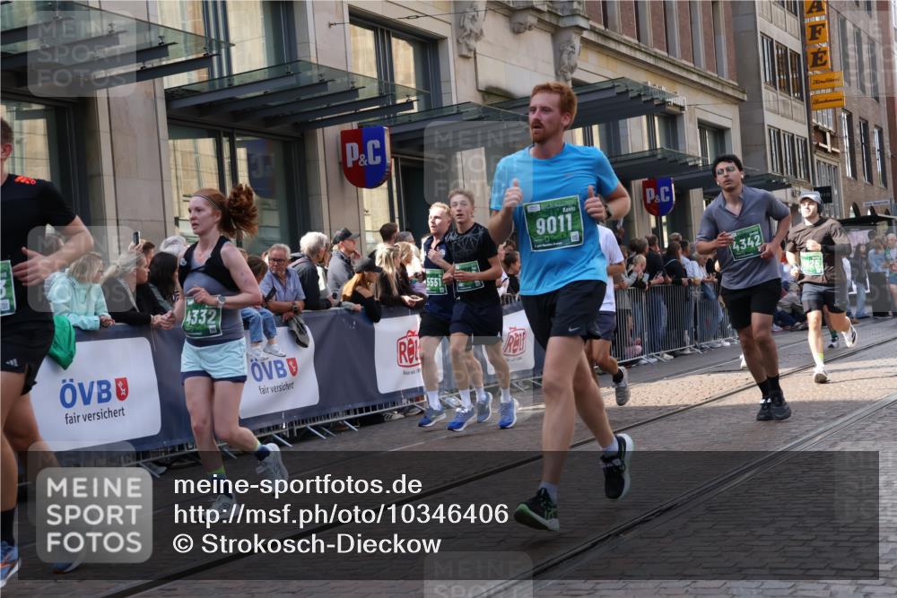 13.09.2026 - 21. swb-Marathon Bremen Strokosch-Dieckow http://msf.ph/oto/10346406 13.09.2026 13:30:16 Ziel 625, 800, 834, 1067, 1533, 1771, 1841, 1926, 1941, 2265, 2369, 2452, 2723, 2900, 2985, 3163, 3164, 3425, 4058, 4206, 4332, 4342, 4415, 4425, 4748, 4757, 4920, 5506, 5551, 5822, 6134, 6343, 6347, 6523, 6988, 7012, 7253, 7567, 7645, 7821, 8090, 8105, 8116, 8117, 8169, 8314, 8494, 8762, 8878, 8966, 9011, 9108, 9412, 9692, 9695, 9699, 9825, 13090, 881, 1205, 1308, 1611, 1653, 1759, 1780, 1848, 1909, 1938, 2126, 2265, 2364, 3190, 4763, 5039, 5198, 5348, 5615, 5631, 6225, 6720 meine-sportfotos.de
