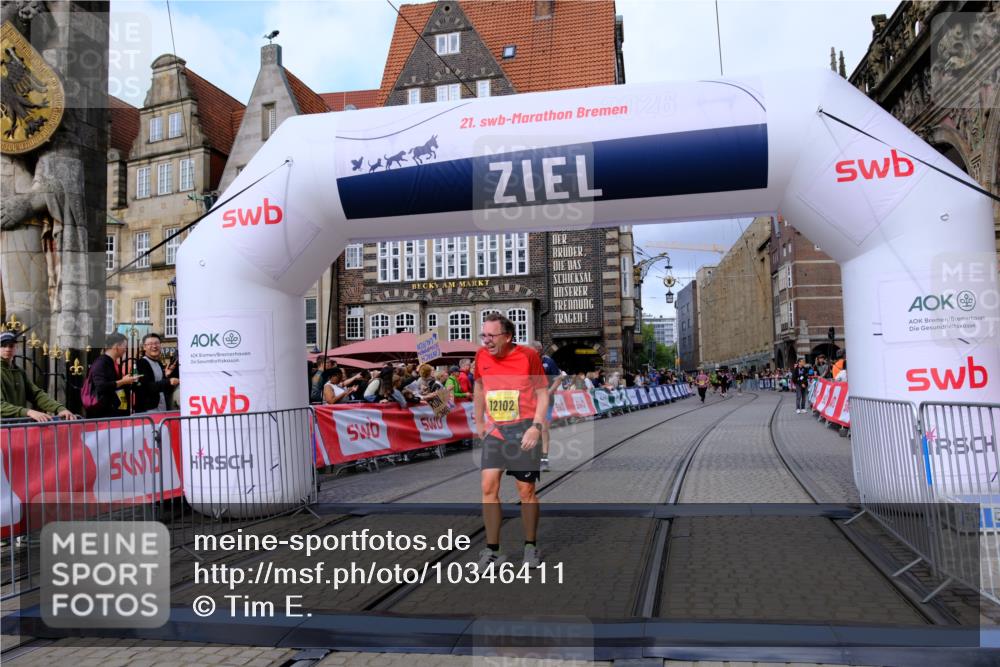 13.09.2026 - 21. swb-Marathon Bremen Tim E. http://msf.ph/oto/10346411 13.09.2026 11:16:51 Ziel 10242, 11274, 12102, 12158 meine-sportfotos.de
